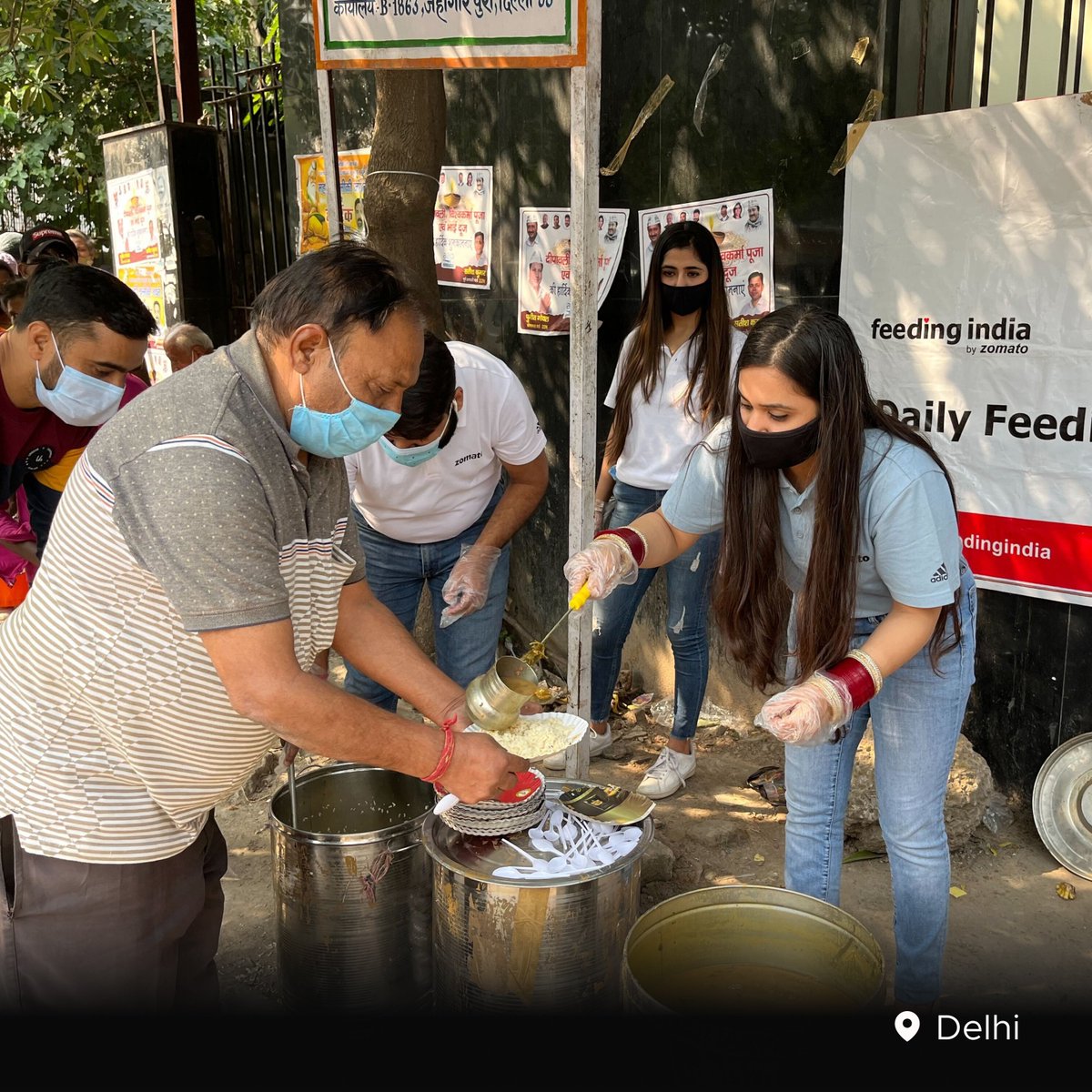 FeedingIndia's tweet photo. Some more shots from the company-wide drive!
#SabkiDiwali https://t.co/tXcXUw27S0