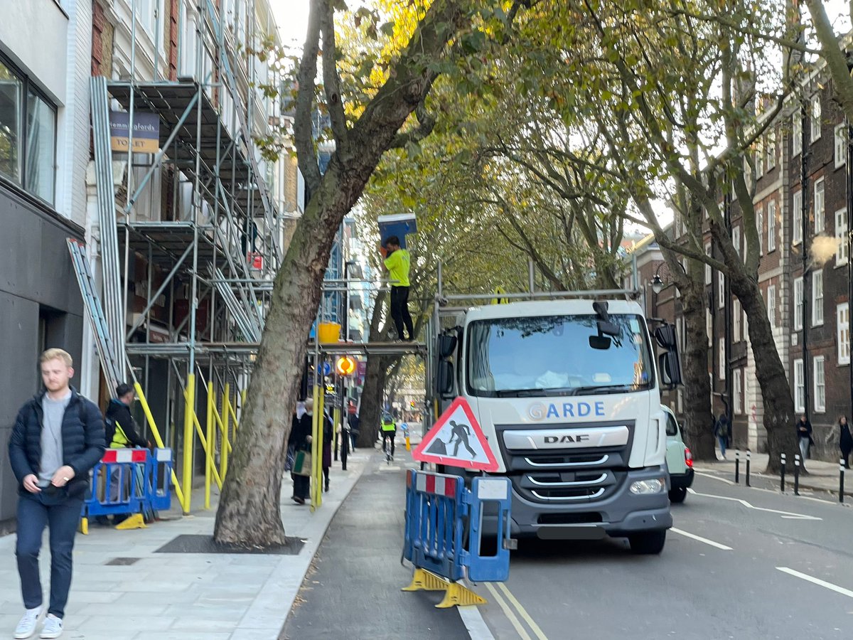 adamtranter's tweet photo. Quite often, drivers of works vehicles, obstruct cycle lanes which can be really dangerous, causing cyclists to abruptly merge with live traffic lanes.

Saw this on my ride this morning. It’s not perfect but probably progress. Unless they drop something. https://t.co/aO628OkgoC