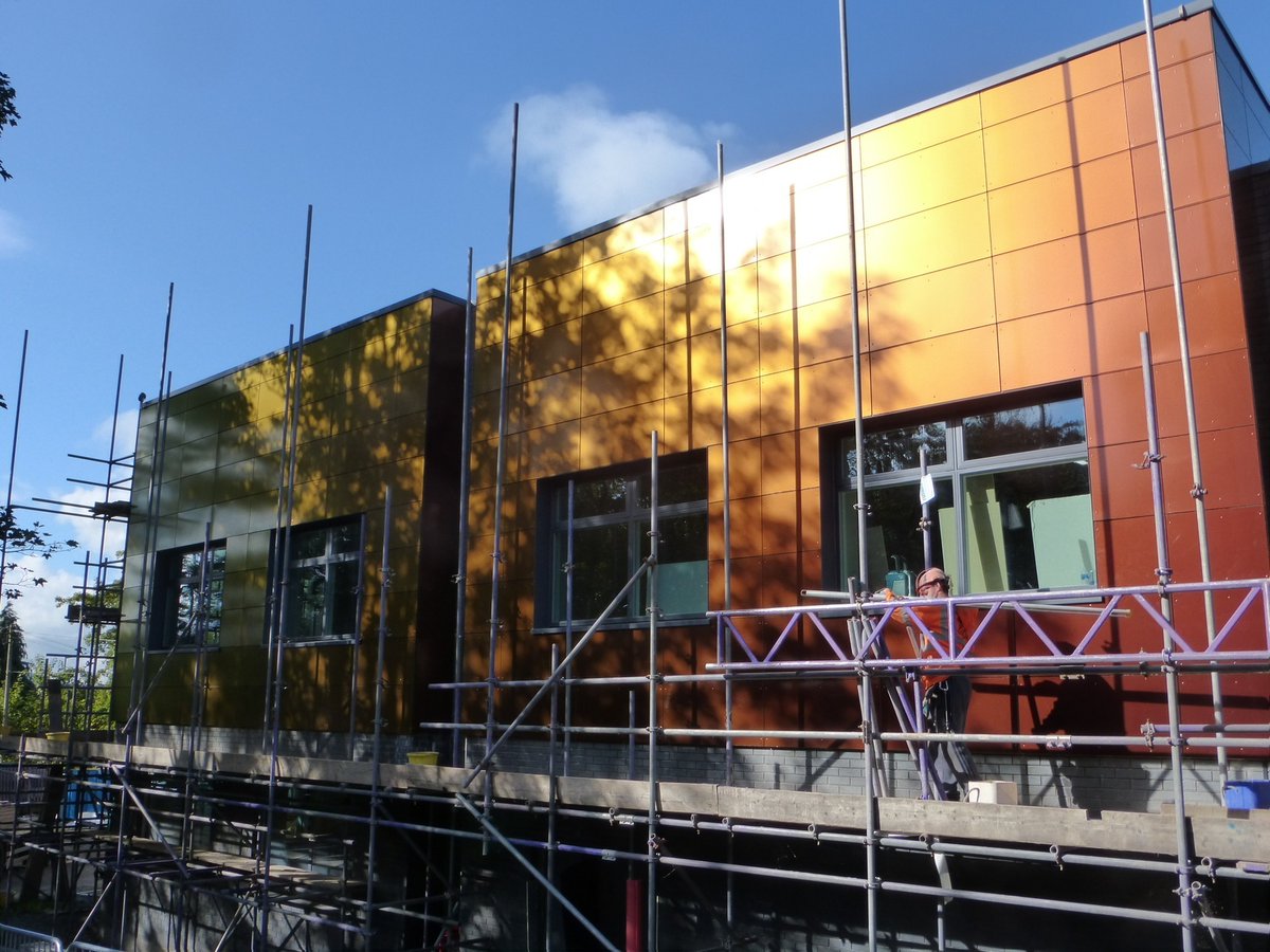 PSGShropshire's tweet image. Work is nearing completion on the new teaching block at Meole Brace School in Shrewsbury.  This is the first Passivhaus construction for Shropshire Council and is clad is Rockpanel &apos;Chameleon&apos;.  #passivhaus #teachingspaces #carbonreduction #climatechange orlo.uk/zzMOt