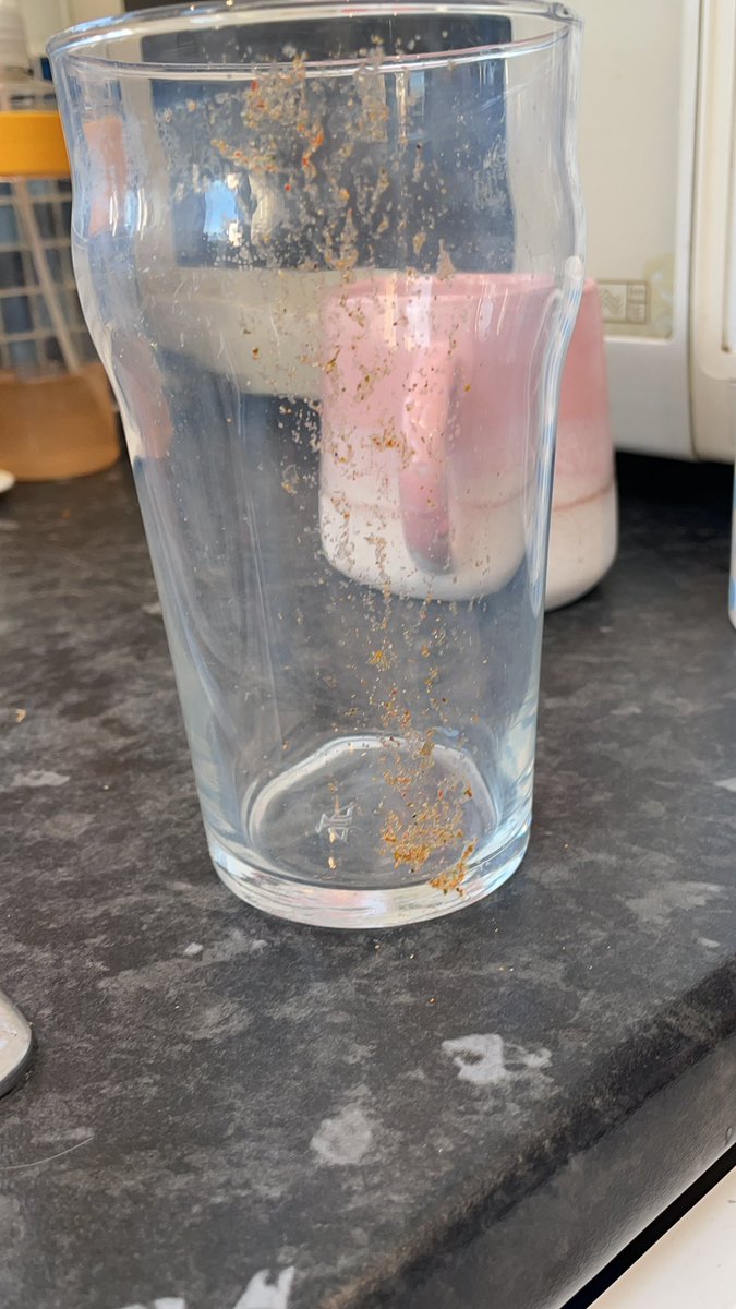 muminge's tweet photo. @SamsungUK why do the glasses come out of my Samsung dishwasher looking like this? https://t.co/854YT13MMW