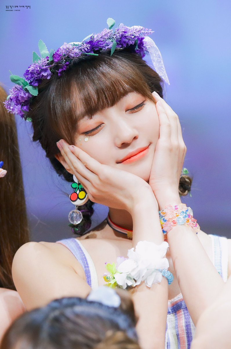 BINNIELOOKS's tweet photo. #비니 #오마이걸 #OHMYGIRL #Binnie https://t.co/6I86Dx52sd