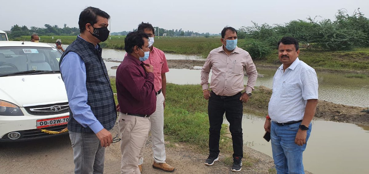 Er Tara Prasad Mishra, Chief Engineer, DPI&amp;Roads, inspected Jamujhadi-Basudevpur-Dhamara Road. Instructions were given to finalise culvert design proposed along the road &amp; expedite work. Micro plans were discussed to address construction issues &amp; target completion by March 2022.