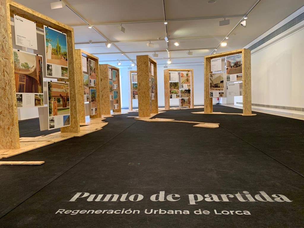 JPeZeTa's tweet photo. Punto de partida es un recorrido sobre la transformación urbana de Lorca que se ha llevado a cabo en la última década. Una muestra de la evolución y el trabajo de tanta gente. Gracias al esfuerzo del @regiondemurcia en colaboración con el @AytoLorca Se puede ver en @FCajamurcia https://t.co/sdQEDyyu64