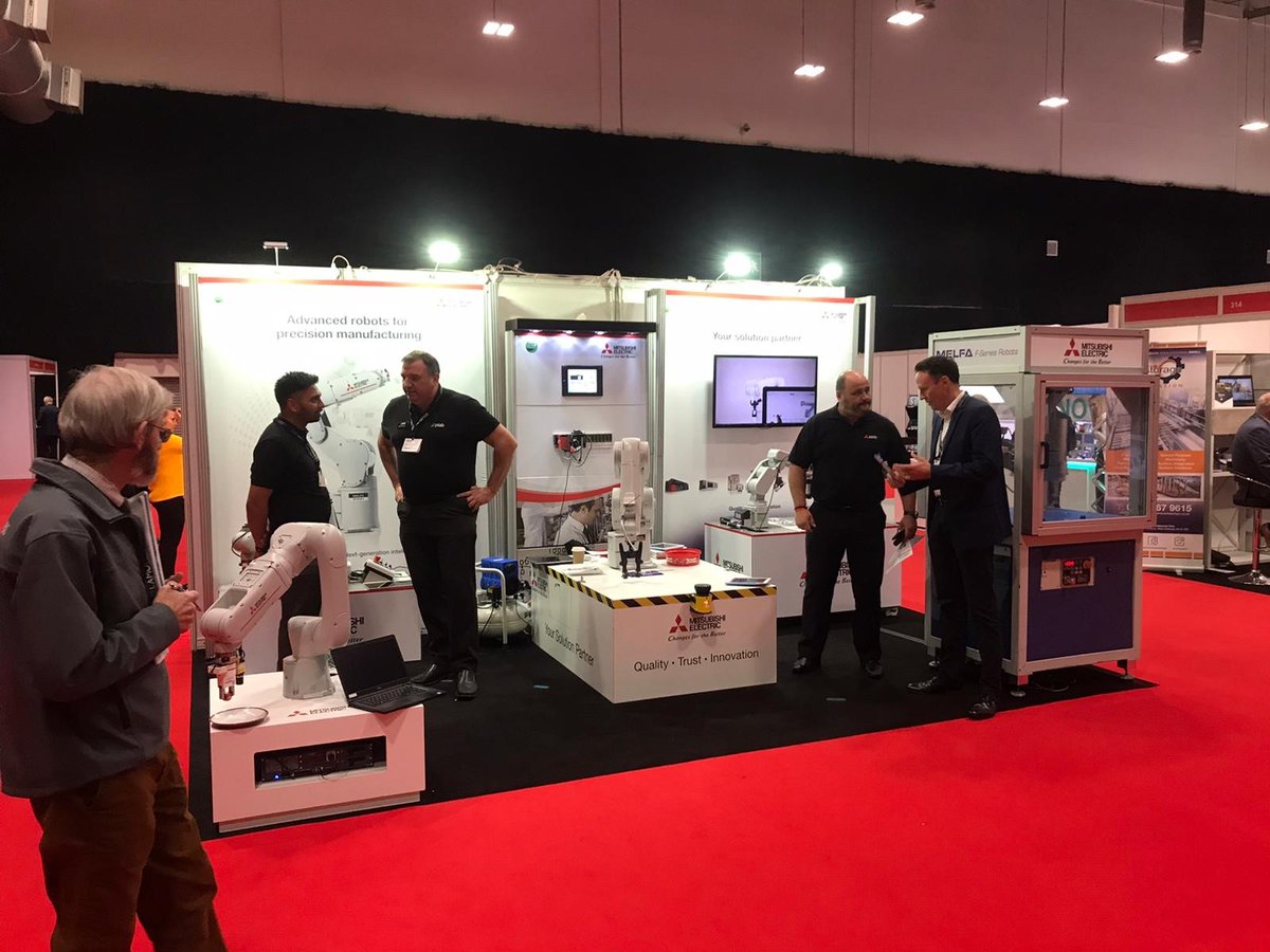 MEUKAutomation's tweet photo. We've had a great first day at Robotics and Automation Expo! If you are visiting the show today then please do come by to our stand 216. We are pleased to showcase our MELFA ASSISTA collaborative robot.

Have you seen our cobot in action?
#RoboticsAuto21 #RoboticsAutoEx #robots https://t.co/ICqHImPBf5