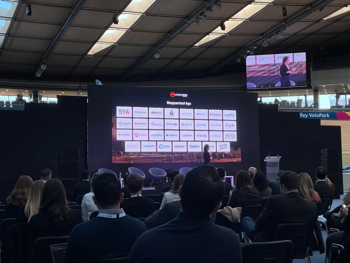 Austin_RTB's tweet photo. #ATSL21 and we're at the races! ATS London is back and could not be happier! #59A Let's shake it up! https://t.co/tax1ujlwah
