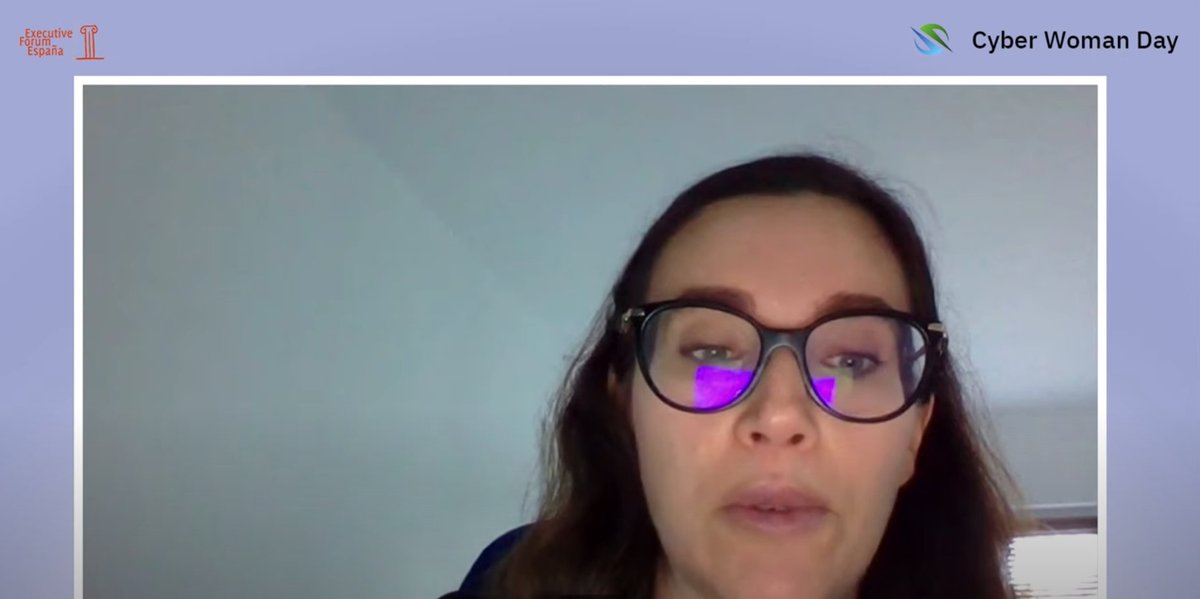 🗣️Cristina González Pitarch ahonda en las dificultades del papel de la mujer en el sector en España:

➡️El número de mujeres directivas es del 34% 
➡️En el sector tecnológico solo el 18% de la dirección está liderada por mujeres

#CyberWomanDay