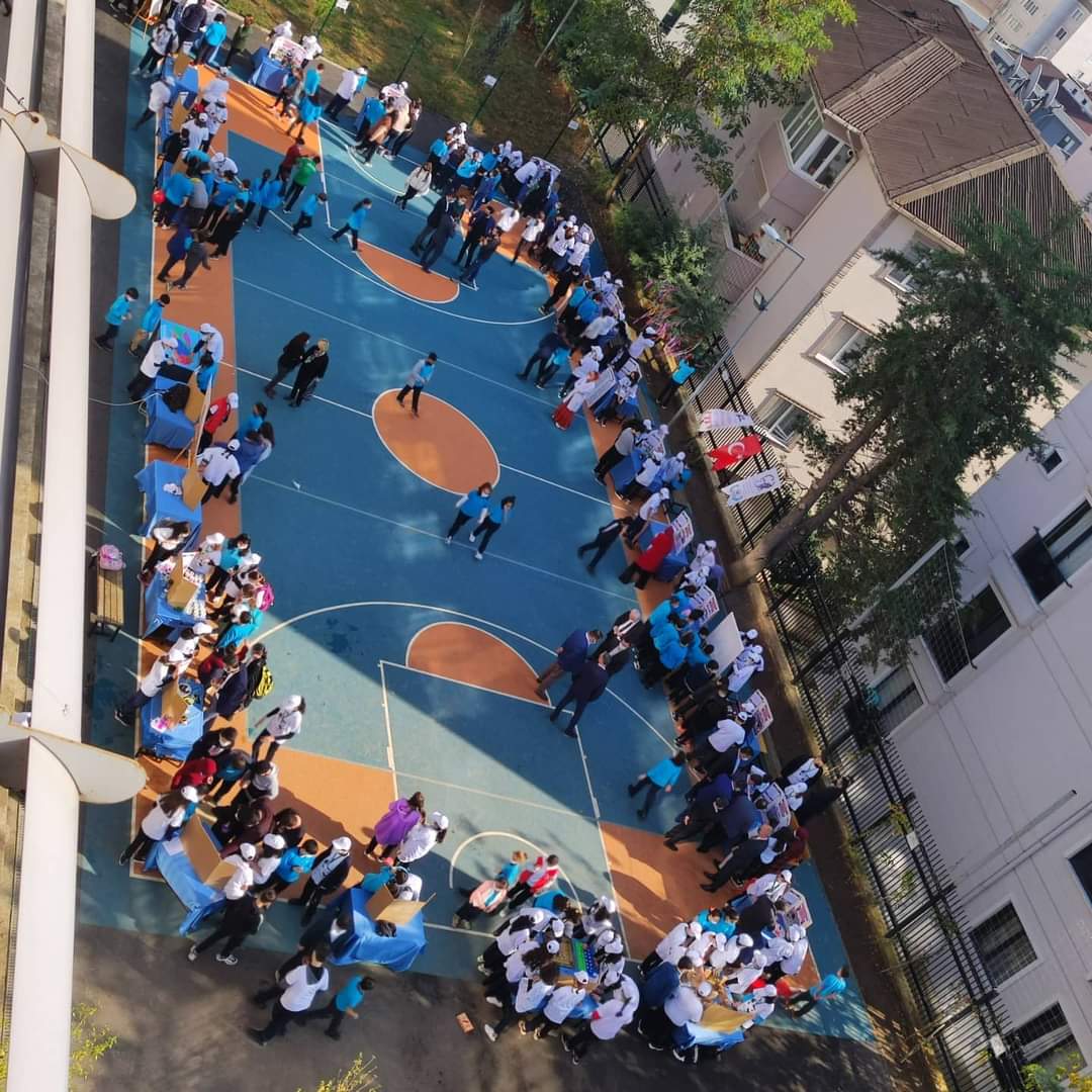 8. TÜBİTAK 4006 Bilim Şenliğimizi gerçekleştirdik.Emeği geçen tüm öğretmen ve öğrencilerimize teşekkür ederiz.