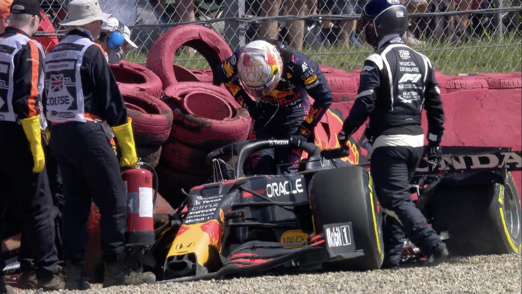 Silverstone crashhelm van Max Verstappen te aanschouwen in Swalmen