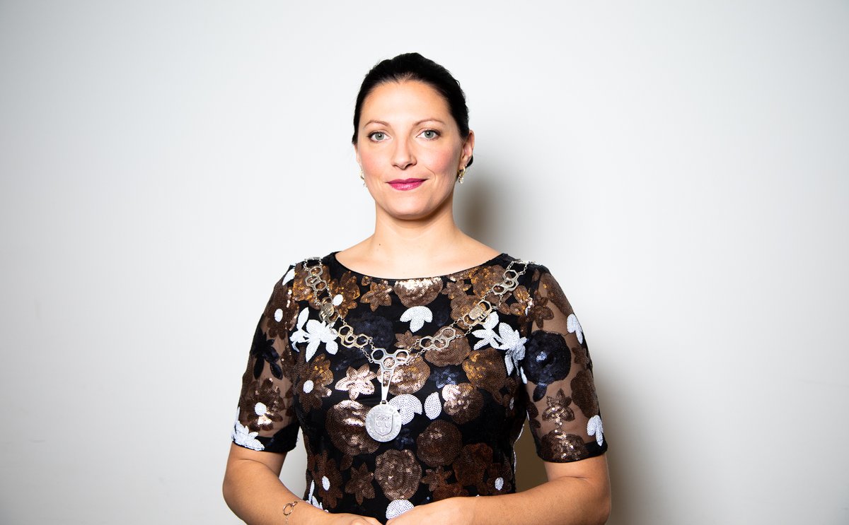 Onze burgemeester heeft na de persconferentie van gisteren een open brief geschreven aan de inwoners. Lees de brief op onze website 👉 bit.ly/3EK2ryD