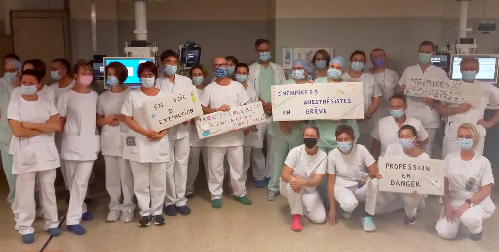 _ALIADE_'s tweet photo. Nous travaillons dans l’ombre mais notre contribution au système de santé est simplement indispensable!
@olivierveran vous ne mesurez pas notre détermination !
#IADEenPratiqueAvancée #UnStatutAdapté @Sante_Gouv
@SNIA75
@CHULimoges https://t.co/V8JKvbXWcR