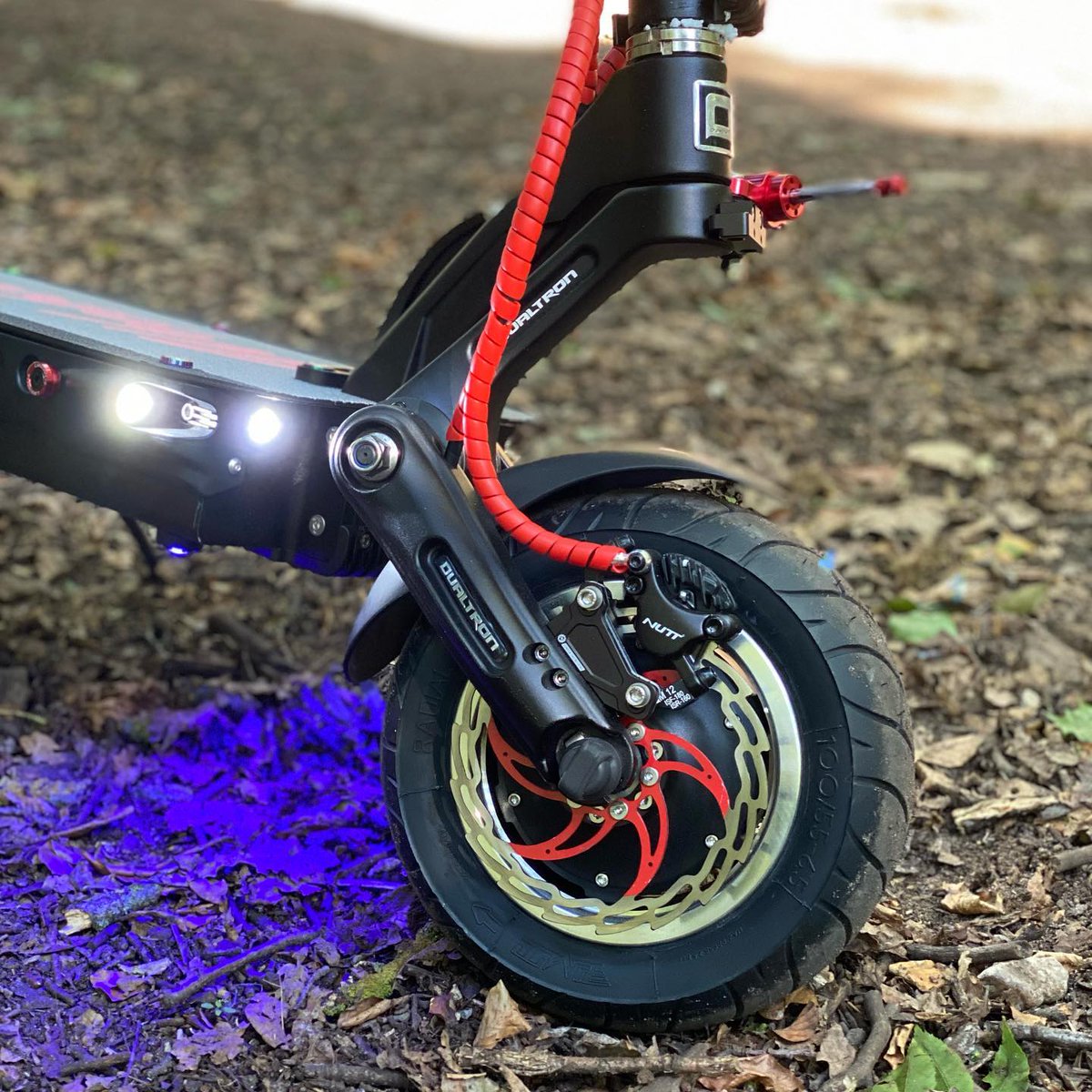 weebotslide's tweet photo. ⚠️NOUVELLE #vidéo ! Mautography teste la #trottinette conçue pour les entraînements du #championnat du monde de #trottinettes⚡️Une 🛴 hors normes➡https://t.co/Xp9cZawLp8
#weebot #mobilitéurbaine #lyon #paris #electricmobility #rider #france #escooter #ebikes #ebike #escooters #a https://t.co/szjXFJOCrG