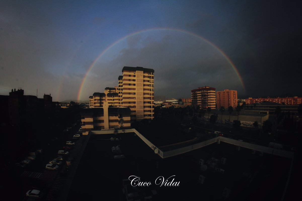 “La ciudad de la luz y su doble arcoíris”. #Alicante 📸 #Alacant #CostaBlanca #Otoño #Lluvia #Arcoiris  #ComunidadValenciana #España 🇪🇸 #photooftheday #canonphotography #Autumn 🍁