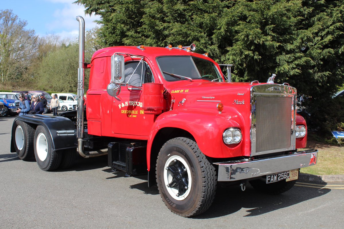 coleshillautob1's tweet photo. Don’t forget to come and say Hi in Hall 5 on our stand we have a great variety of Vehicles to show you this year 
@ClassicMotorNEC 
@ClassicCarWkly https://t.co/WW2ec8tz6X
