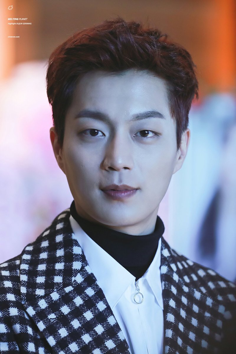 🖤 lightbobb ·‿· 🌟💡🥕 tweet media