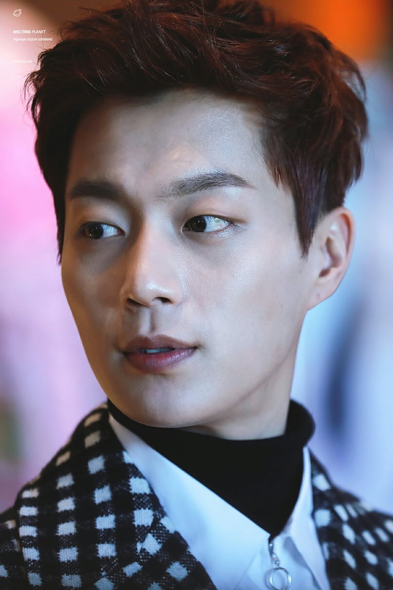 🖤 lightbobb ·‿· 🌟💡🥕 tweet media