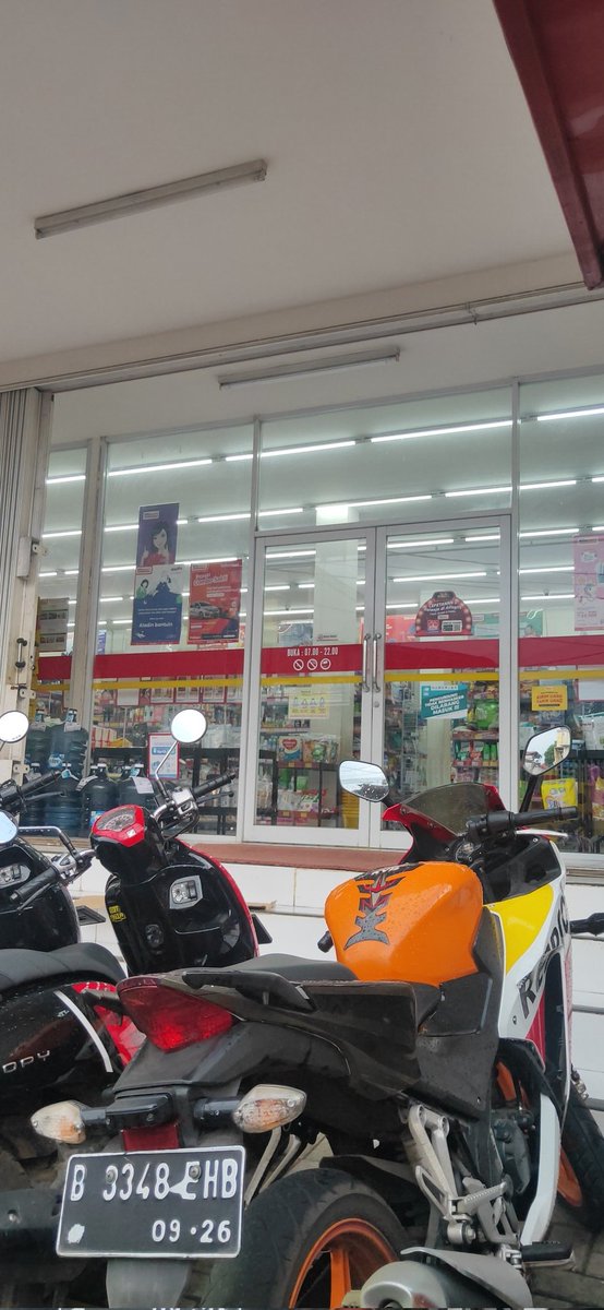 AhmadGozi's tweet photo. Modern market, some local brand https://t.co/F2qwtmaVnC