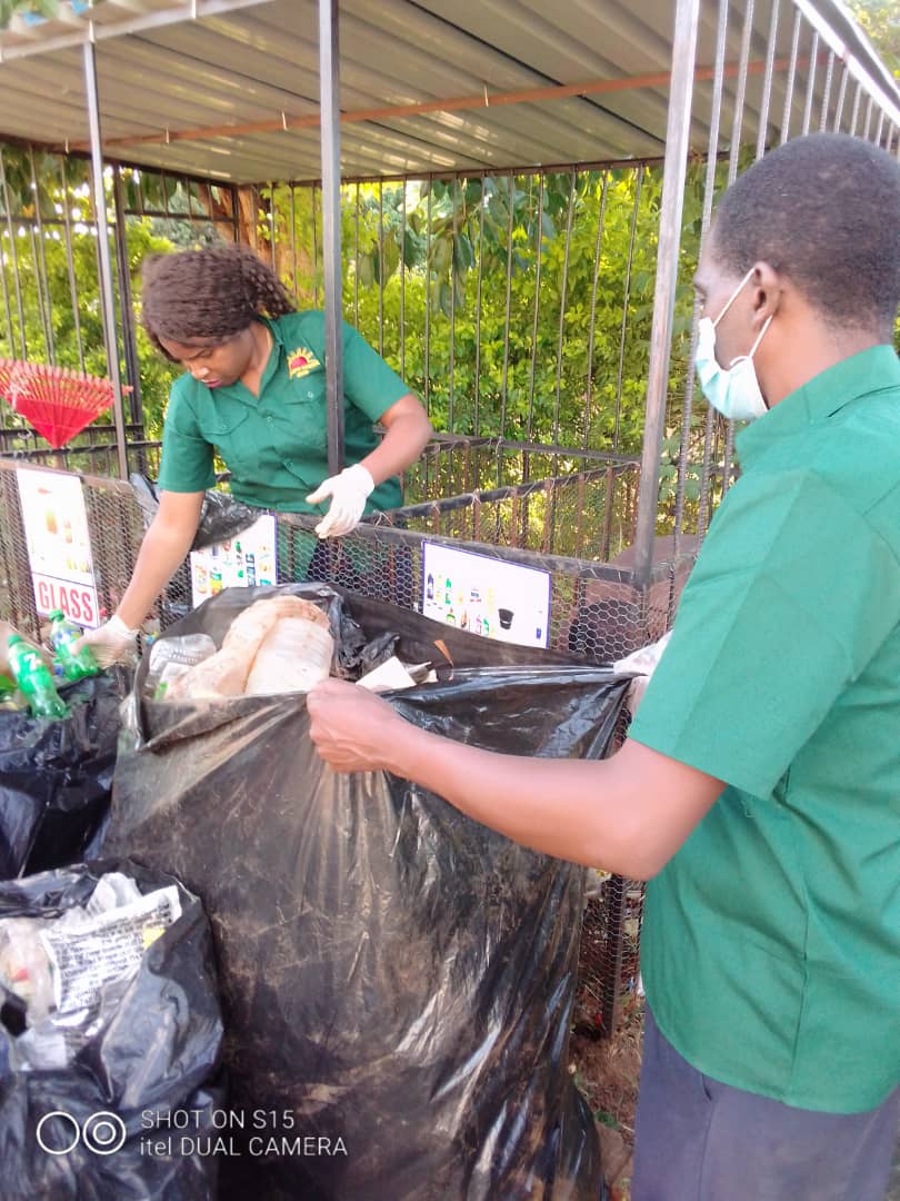 SalmarRufaro's tweet photo. #TrashHack
#wastelessyouth
@UNESCO
Don't be a litter bag help keep your community clean. #TrashHack your life today and be part of the solution. https://t.co/ySWOWGHVFl
