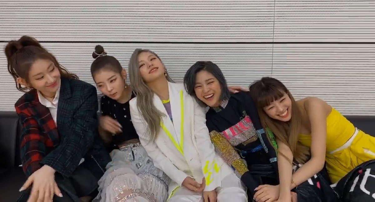 bestofitzy's tweet photo. ♡
#ITZY #있지 https://t.co/StO9kOC0r7