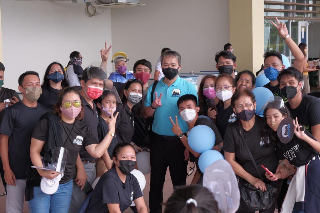 tropanijoelv's tweet photo. Awit kay katropang @senatorjoelv , daming ganap sa Bohol! Pero balita namin work work work daw ang pinunta niya doon at hindi bakasyon. Talaga namang trabaho never stops with our #TESDAMAN ✌️

#TropaNiJoelV #TUPAD #JIL #ThisIsNotAVacation #ThisIsAWorkation https://t.co/yYDJ1t1oHF