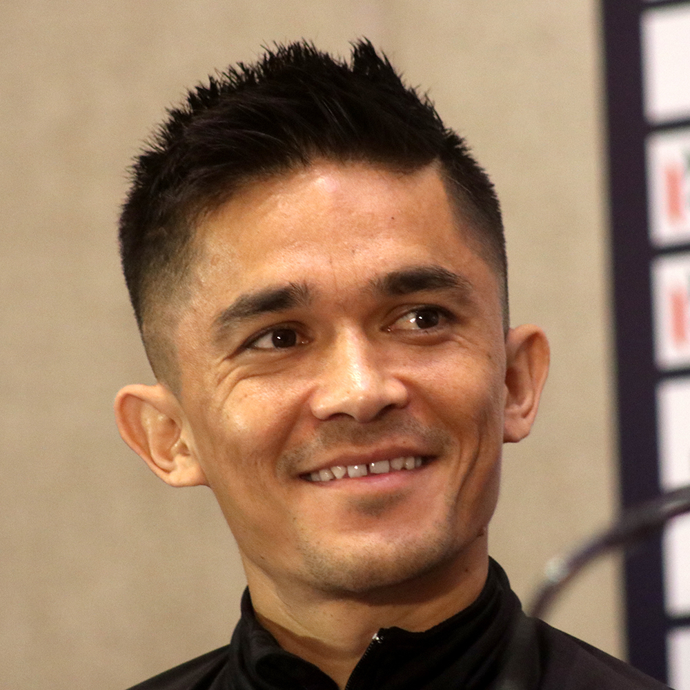 StarFootball's tweet photo. The moment #IndianFootball fans were waiting for has finally arrived 😍

👏👏👏 @chetrisunil11 on becoming the first Indian footballer conferred with the Major Dhyan Chand #KhelRatna award! https://t.co/18a0iNSsaB