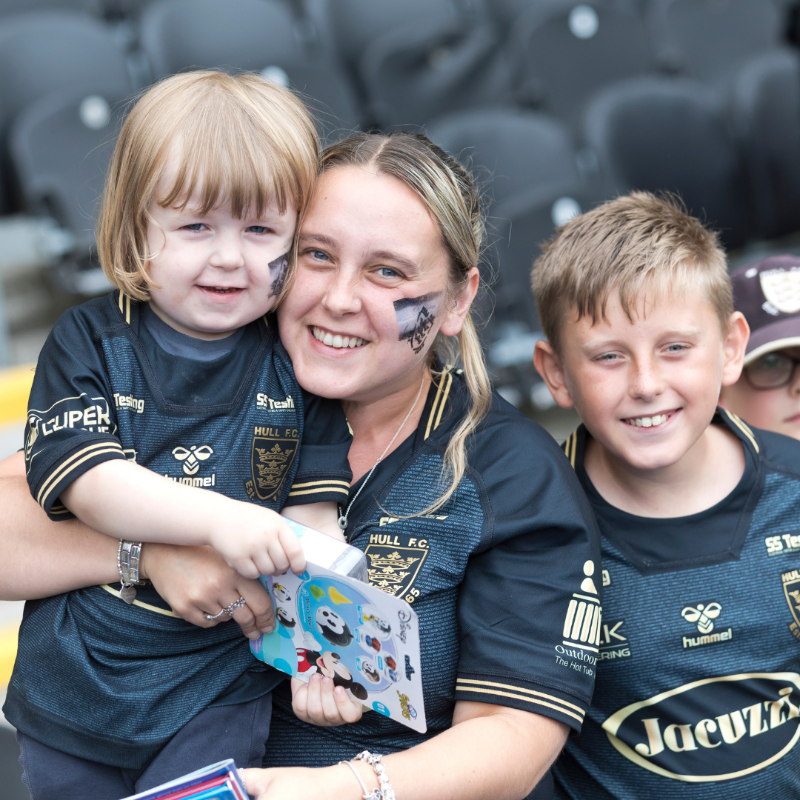 hullfcofficial's tweet photo. 🎁 𝗪𝗜𝗡𝗡𝗜𝗡𝗚 𝗪𝗘𝗗𝗡𝗘𝗦𝗗𝗔𝗬 🎁

To celebrate the launch of our 2022 Memberships, we're giving away a Family Membership to one lucky winner - just retweet this post to be in with a chance of winning! 🙌

Family Memberships 👉 https://t.co/1np8cpOCnn

Buy/Renew Online 👇