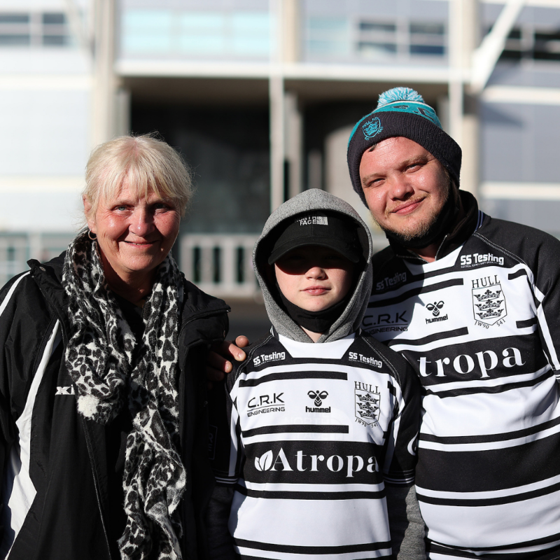 hullfcofficial's tweet photo. 🎁 𝗪𝗜𝗡𝗡𝗜𝗡𝗚 𝗪𝗘𝗗𝗡𝗘𝗦𝗗𝗔𝗬 🎁

To celebrate the launch of our 2022 Memberships, we're giving away a Family Membership to one lucky winner - just retweet this post to be in with a chance of winning! 🙌

Family Memberships 👉 https://t.co/1np8cpOCnn

Buy/Renew Online 👇