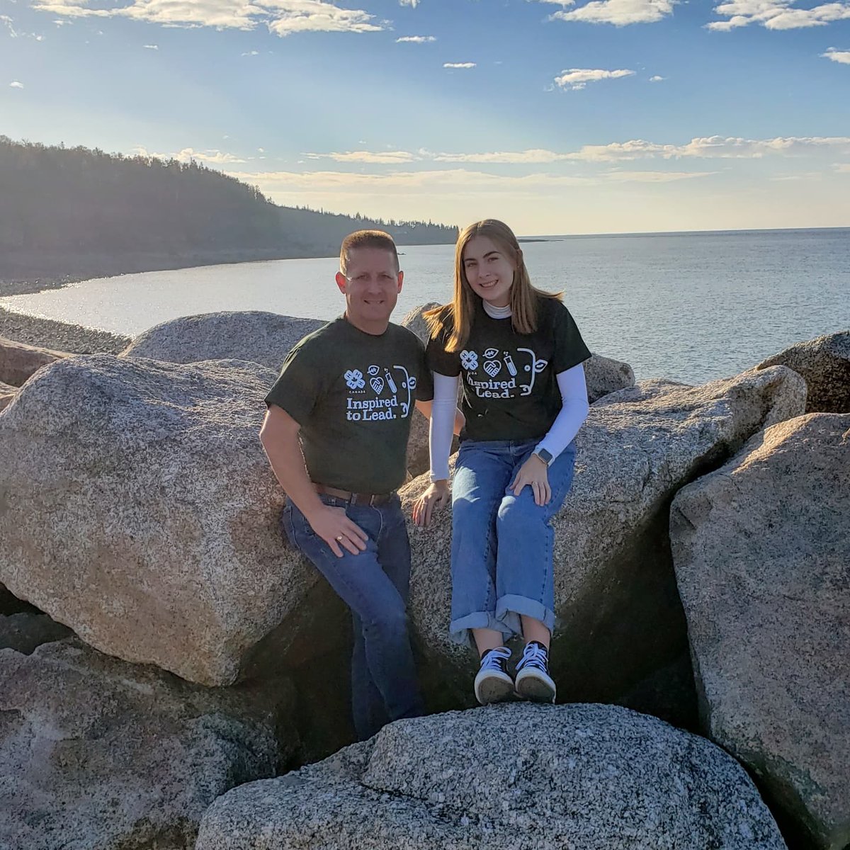With pride from the Atlantic coast Taylor &amp; I #ShowYour4HColours #4His4me #inspiredtolead #positiveyouthdevelopment
<a href="/4HCanada/">4-H Canada 🍀🇨🇦</a>