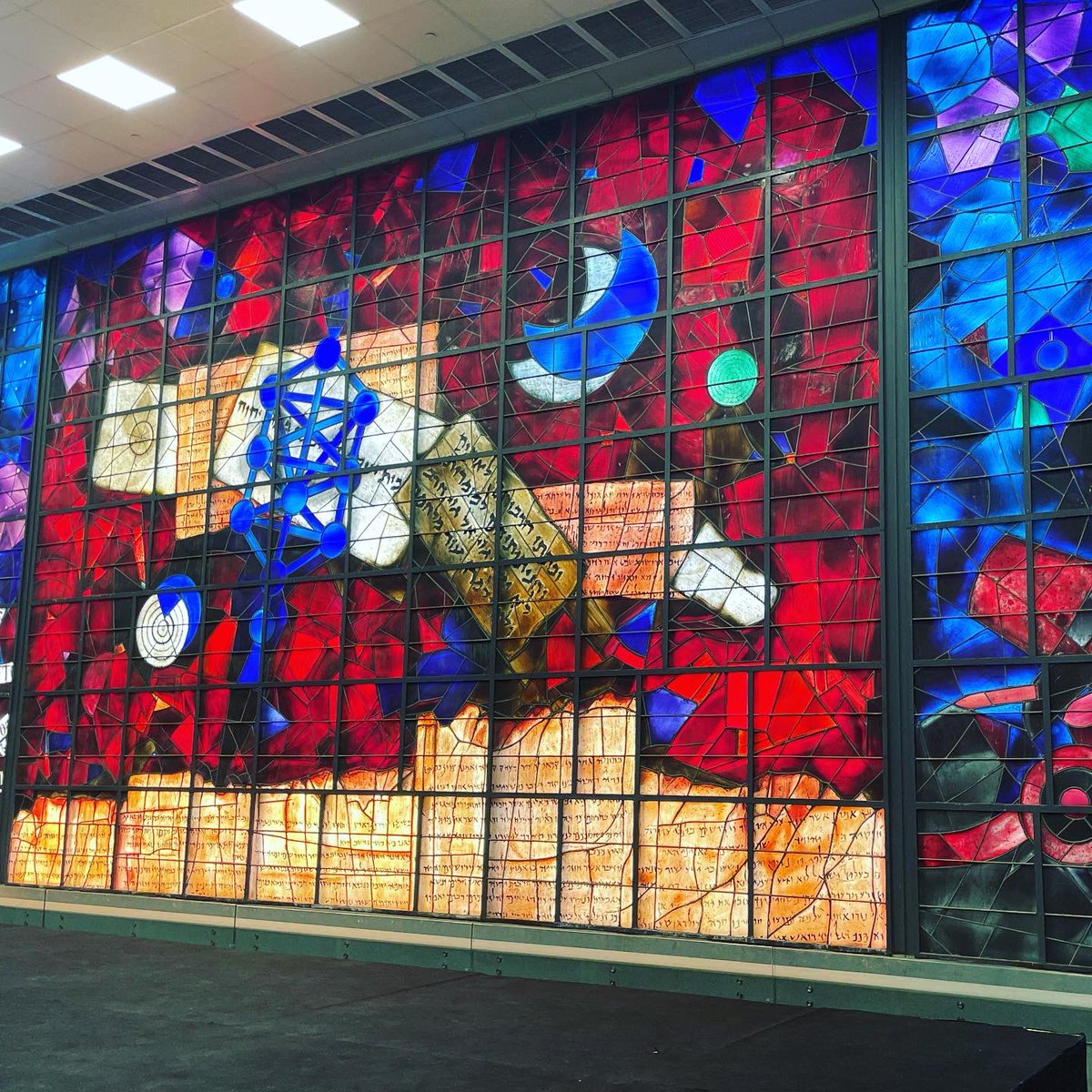 museumlover's tweet photo. My first time missing the #LAPrintersFair @PrintMuseumCA  since 2015 this weekend! To make me feel better I took a trip to @NLIsrael to look at a collection of materials from an Israeli #PrintingMuseum that closed in the 90’s. #MuseumLife https://t.co/bpJwDlg5qT