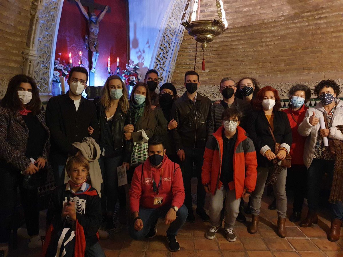 ClaritasTurismo's tweet photo. 👻 Hoy os traemos las fotos de nuestras dos visitas de Jabulin, Juagulin, Jabolin... de Halloween vaya🎃 Muchísimas gracias a todxs por el lleno de absoluto de nuestros tours más terroríficos. 

@KevClein @turismodejaen @jaenturismo @CulturaTurism 
#claritasturismo #claritasjaen https://t.co/RHbzleGutD