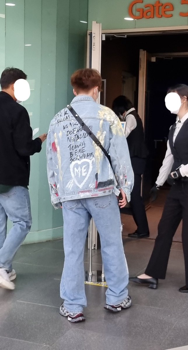 EXOPublicity's tweet photo. Photos of XIUMIN today at CHANYEOL’s musical 🥺 yes, he went to support his brother ❤️

@weareoneEXO https://t.co/neKsfplbob