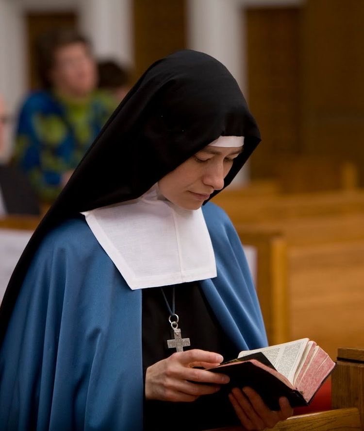 JefferyFasching's tweet image. Love God, serve God…everything is in that-

St. Clare of Assisi