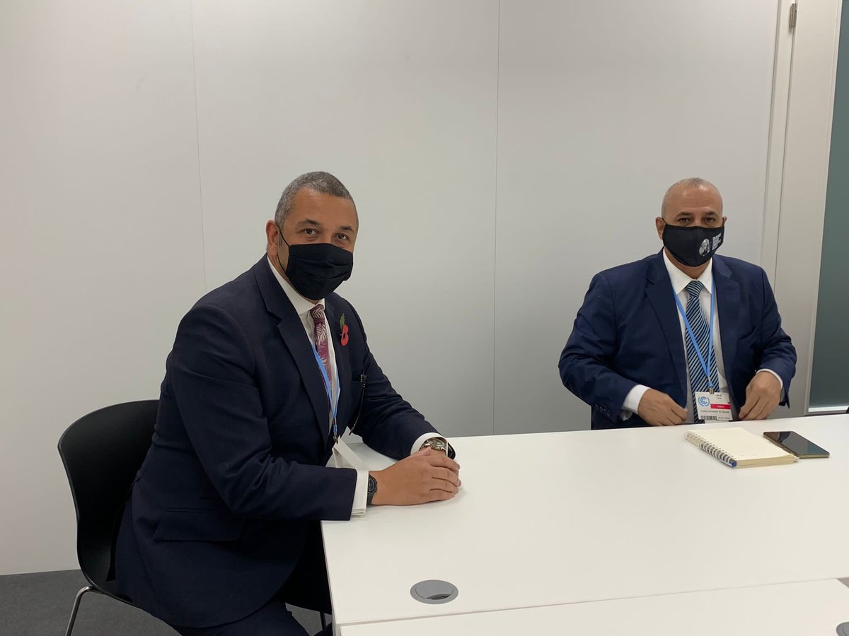JamesCleverly's tweet photo. Yemen is one of the most water-scarce countries globally. I spoke with Yemeni Minister for Water Tawfeeq Al-Sharjabi at #COP26 to discuss international climate action. Proud of 🇬🇧 energy reform cooperation &amp; our investment in cutting-edge tech to help manage its valuable water. https://t.co/0cVPpy9Juc
