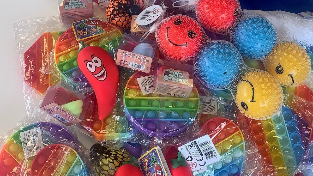RFC_Charity's tweet photo. Thank you @swadseal for the donation of these sensory toys which we will be using in #Broxi’sDen and giving out at our #AutismFriendlyFootball sessions!💙
#EveryoneAnyone https://t.co/jtQ5IoIOgp