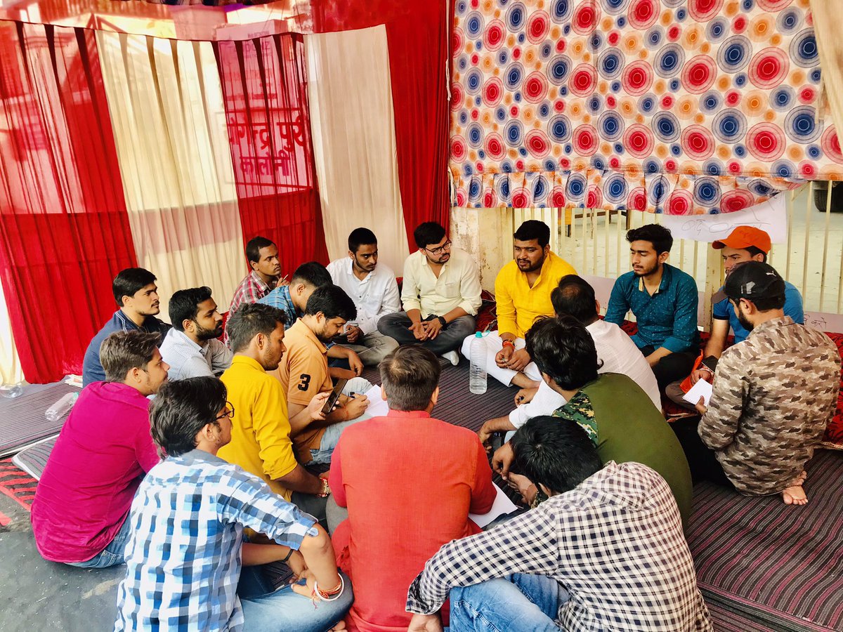 AbvpPrayag's tweet photo. #abvp_prayag_mahanagar
आंदोलन की आगामी योजनाओं को लेकर , प्रांत संगठन मंत्री  @iAbhilashKashi जी का मार्गदर्शन @AbvpPrayag के कार्यकर्ताओं को प्राप्त हुआ https://t.co/RenmOzzeqD