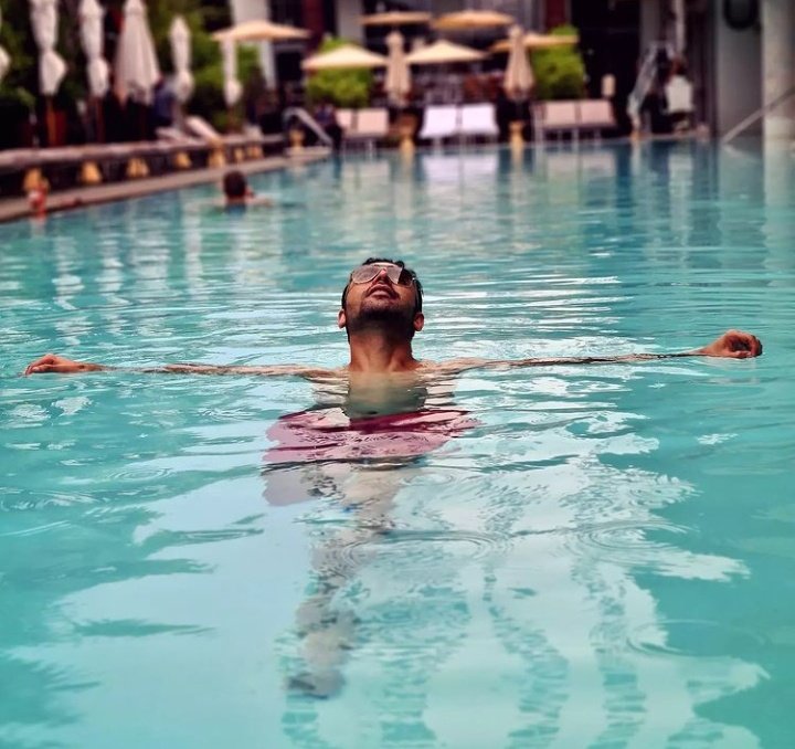 farhan_saeed_08's tweet photo. #StarOfTheYearFarhanSaeed Aaj Blue Hai Pani Pani🌊🥵 @farhan_saeed https://t.co/1KXzuR8HjP
