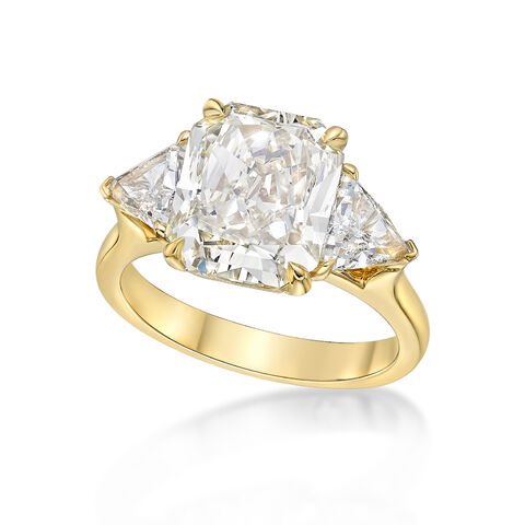 NatashaMarmont's tweet photo. Stunner!

#18kyellowgold #nailclaws #cornerclaws #radiantcut #trillions #basketset #engagementring #jewellerydesigner #jewelerydesigner #jewellery #jewelery #diamond #diamonds #diamondjewellery #diamondjewelery #natashaguinness #natashaguinnessdesign #natashaguinnessstyle #NG https://t.co/7kCXwb22Gf