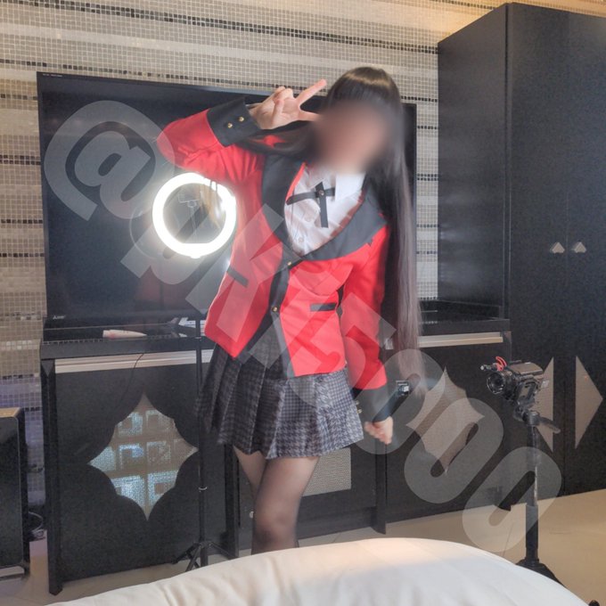 オフショットもう一枚。賭○グルイです。 https://t.co/T1ECR9HjuL<a href="/tag/%E6%89%8B%E3%83%95%E3%82%A7%E3%83%81"class="tags"><span>#手フェチ</span></a>