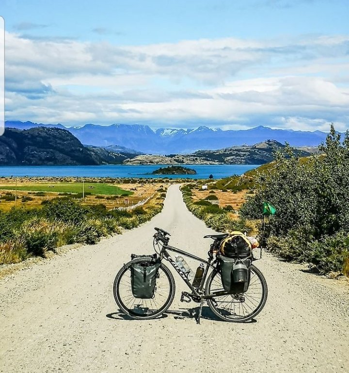 LaPatagonya's tweet photo. Quรฉ les transmite esta foto viajer@s? ๐คฉ๐๐
#Patagonia #bikesway https://t.co/p7WZCQni2s