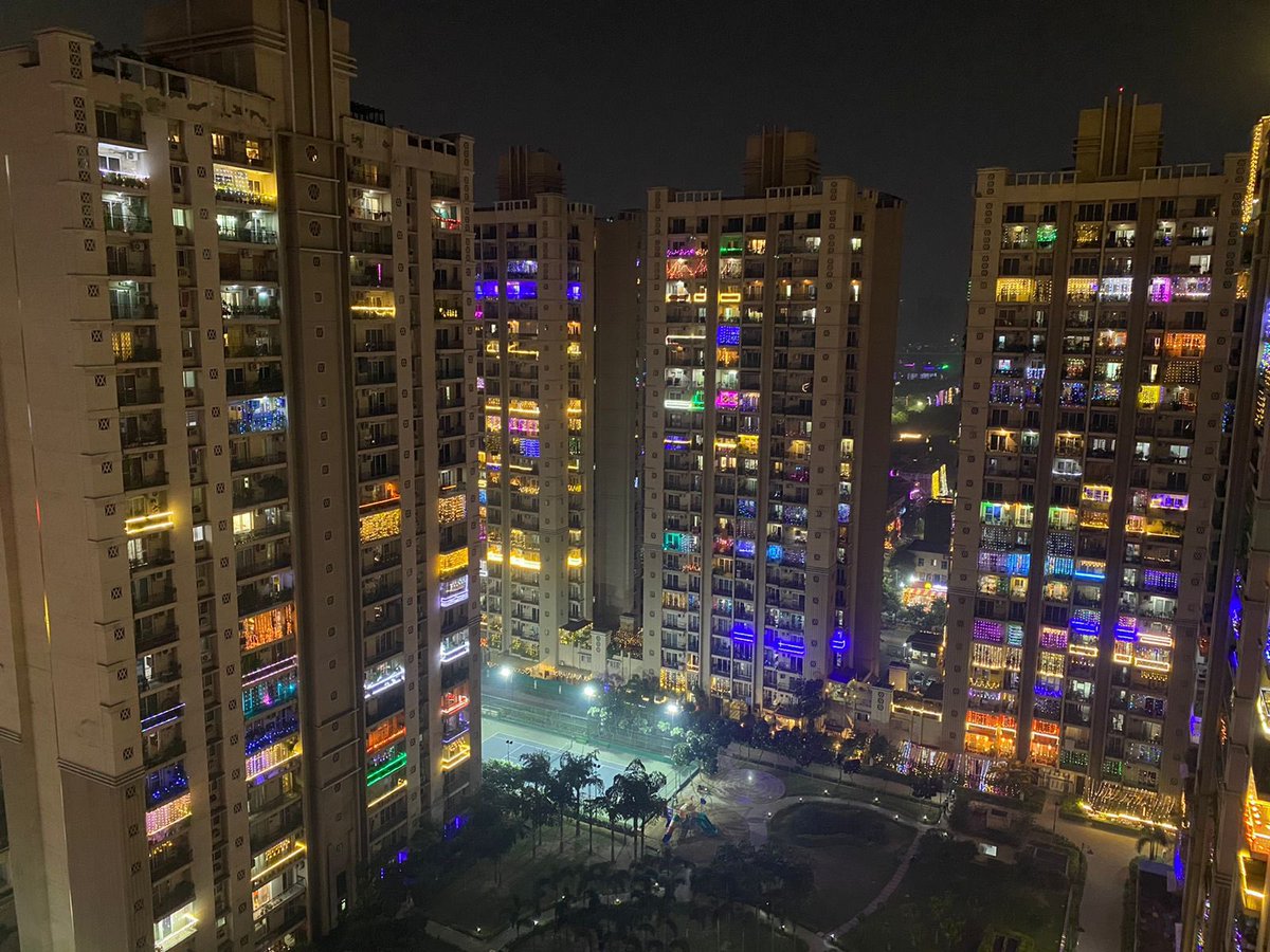 hoekayyyyy's tweet photo. my society looking so pretty i can’t— https://t.co/np6PKlISCj