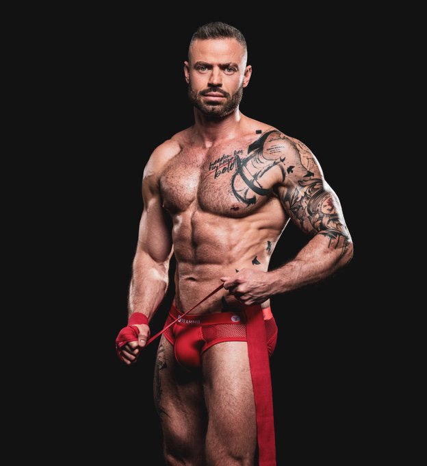 1 pic. Red or Blue?  Leo @theygotmoxy by @PaulJamnicky  OF exclusive content! ?????????
https://t.co/GiK6hulLCm