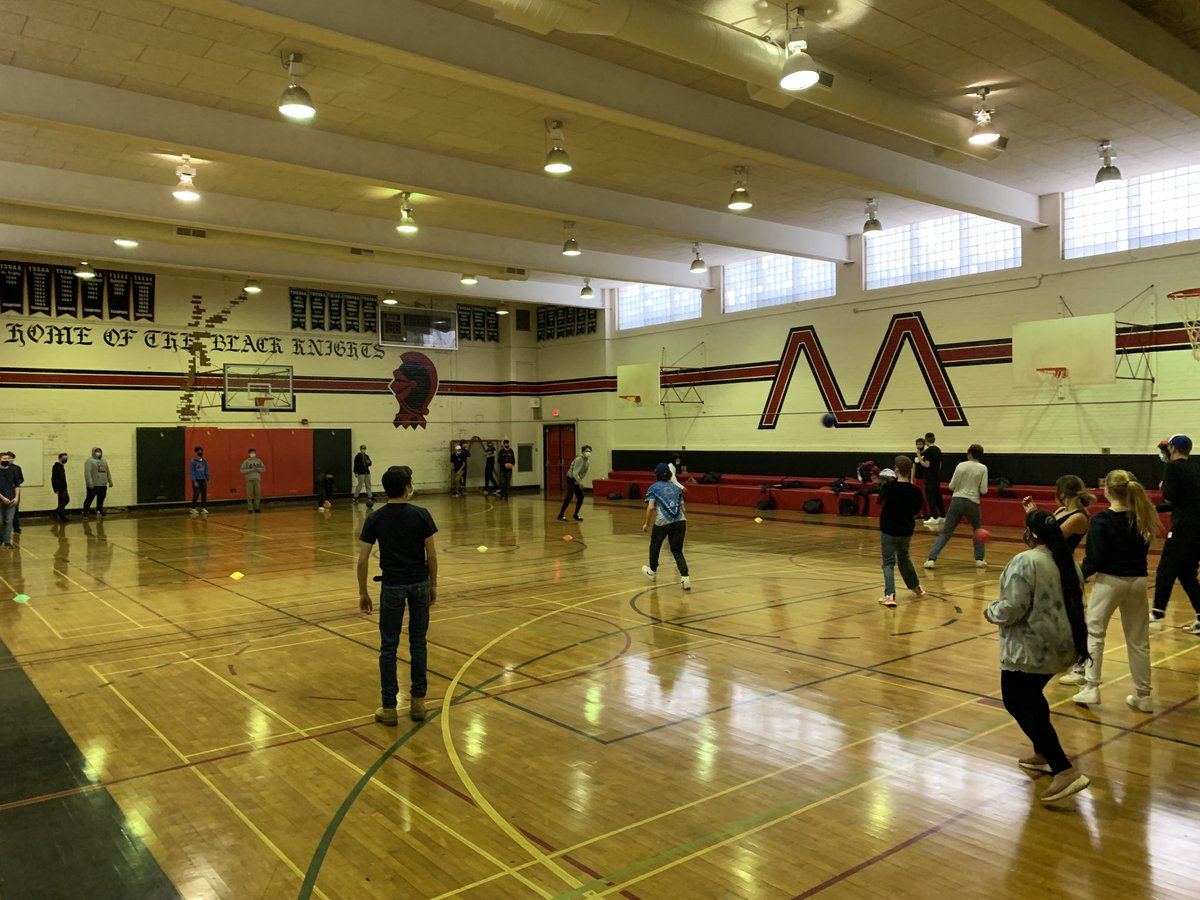 MalvernHPE's tweet photo. MSAA Grade 10 intramural dodgeball! ⁦@malvernci_TDSB⁩ ⁦@HPE_TDSB⁩ https://t.co/aIUekADwBg