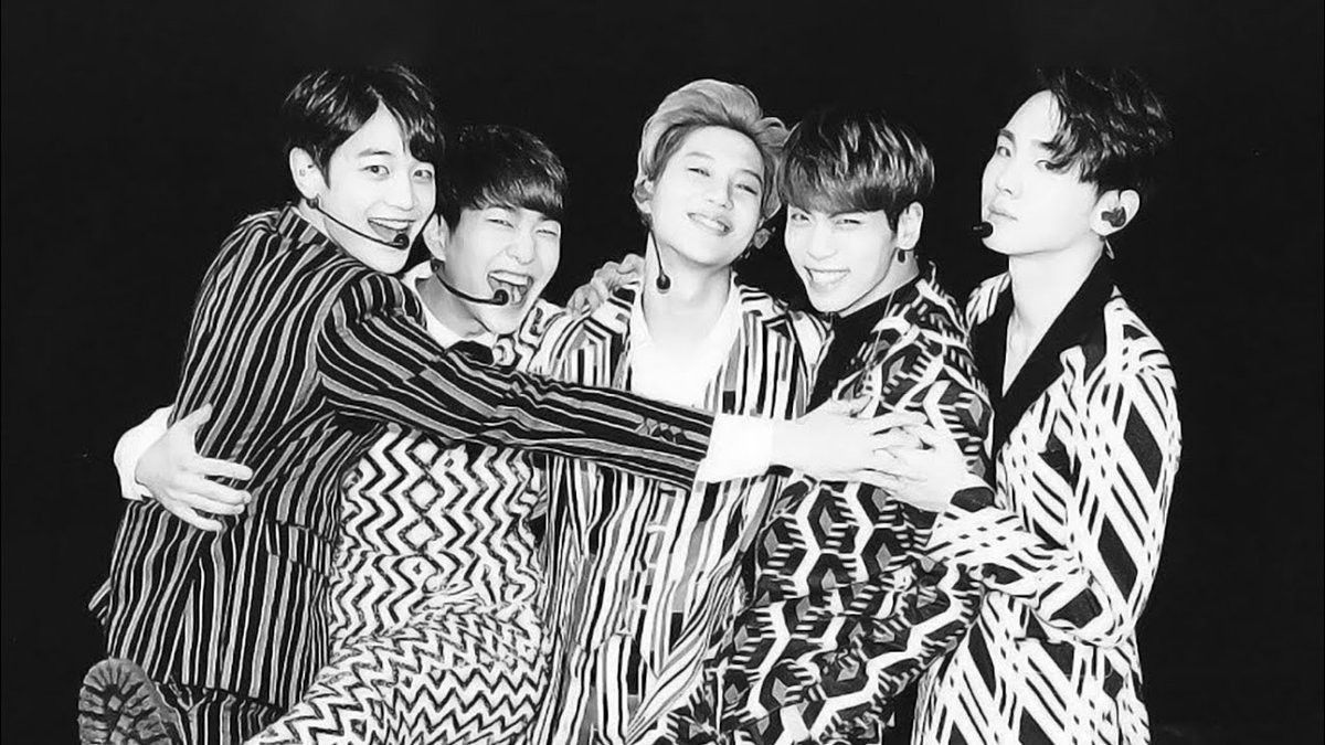 shineecharts's tweet photo. SHINee has won the MAMA for Best Dance Performance three times. This is the joint highest number of wins in this category.

@SHINee #SHINee #샤이니 https://t.co/KkUqgDkdTm