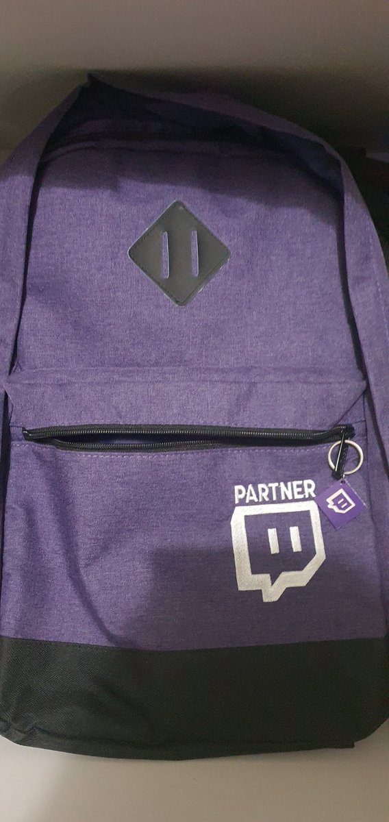 LyliaSEA's tweet photo. Still among my fav pieces of swag from Twitchcon. :D #retiredpartner https://t.co/Bh65mwbMe4