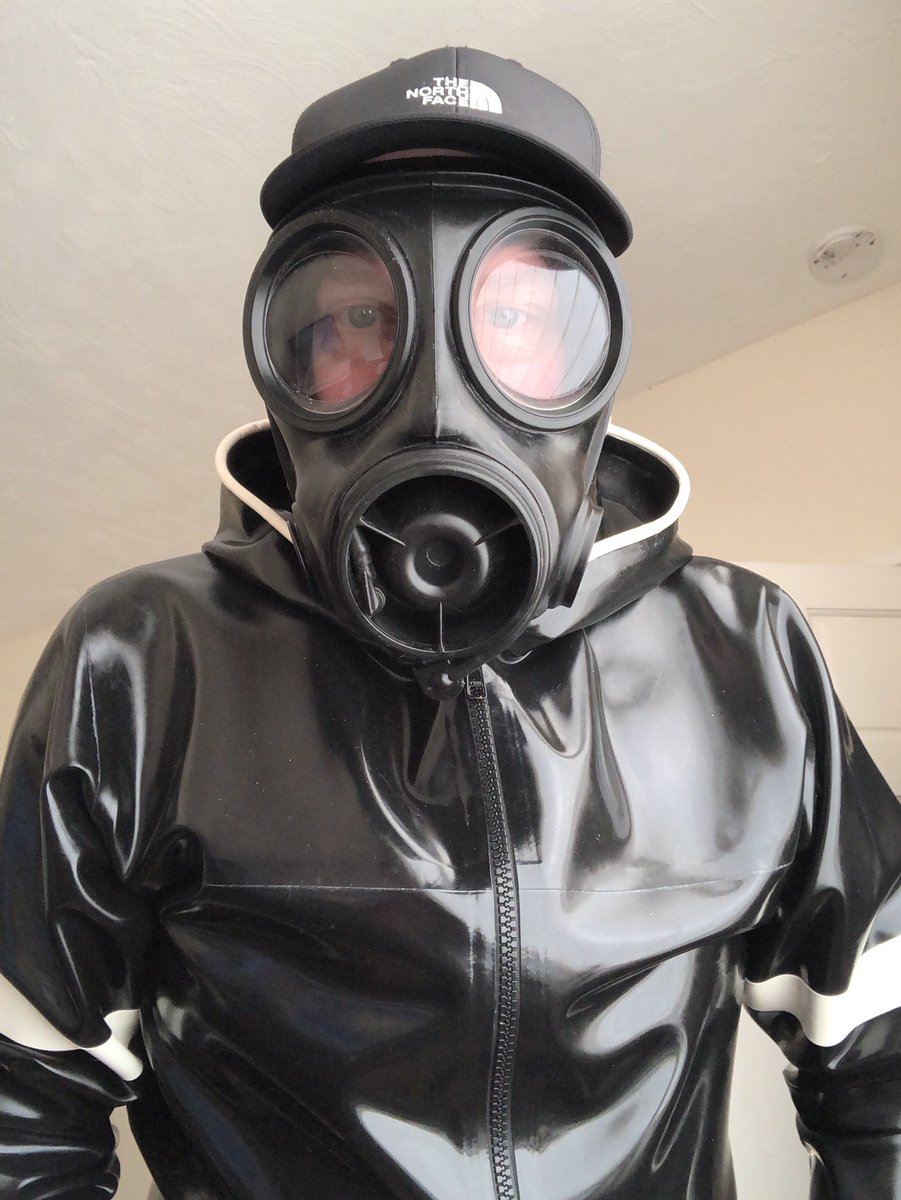 Rubber4Punk's tweet photo. #WorkWankWednesday
#poppers #gaychav #gayscally #rubberdrone #rubbergay #gayrubber #rubberchav #chavdrone #gearwank #rubberscally #niketn #kiffeur #trainersfetish https://t.co/PjVldxTKvG