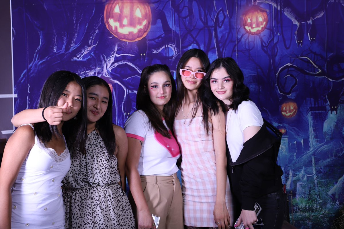 WATigers's tweet photo. The Halloween dance last weekend was spook-tacular 🎃👻☺️
#halloween2021 #wasatchacademy #Halloween #boardingschool https://t.co/YJ7NRIfwTK