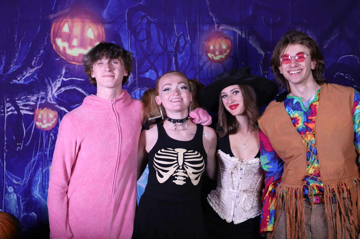 WATigers's tweet photo. The Halloween dance last weekend was spook-tacular 🎃👻☺️
#halloween2021 #wasatchacademy #Halloween #boardingschool https://t.co/YJ7NRIfwTK