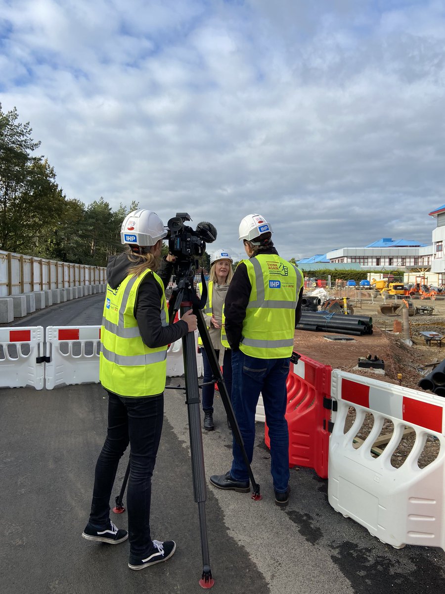stirlingfellow's tweet photo. All that training paid off @andym_echoes - @IsabelSmith01 expertly explaining the significance of the new BEACH building @UHD_NHS to media as we celebrate the #BEACHbuild ground breaking - watch ITV Meridian tonight from 6pm https://t.co/gc7OXX503S