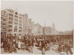 WijkraadA's tweet photo. #BenW @AmsterdamNL ontvangt #verzoek #aanwijzing #Waterloopleinmarkt als #beschermd #stadsgezicht #urbaan #landschap van #rabbijn
@fnv @parool @at5 @rtvnh @CVAH @telegraaf https://t.co/f4HQGSZncE