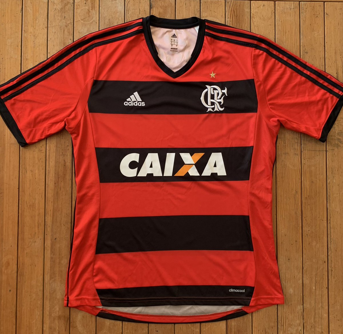 SalgueiroSorare's tweet photo. 🚨🚨🚨 #Concours #Sorare 🎁 #Giveaway #nft #Crypto 

Pas un mais 2 gagnants 😍

🟡 Limited 58/1000
🇫🇷 Cuissance

Ou 

Maillot de Flamengo taille L 

RT &amp; ❤️ le tweet
Follow @SalgueiroSorare 

Tirage dimanche à 21h

Mon lien de parrainage pour vous lancer : https://t.co/F5SrpXOhmQ https://t.co/yb0O5avTZ3