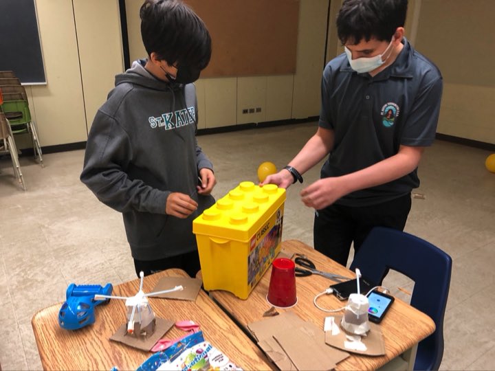 StKateriHCDSB's tweet image. Starting off on our sphero robot designs 🤖🤖🤖#SKRobotics #STEAM